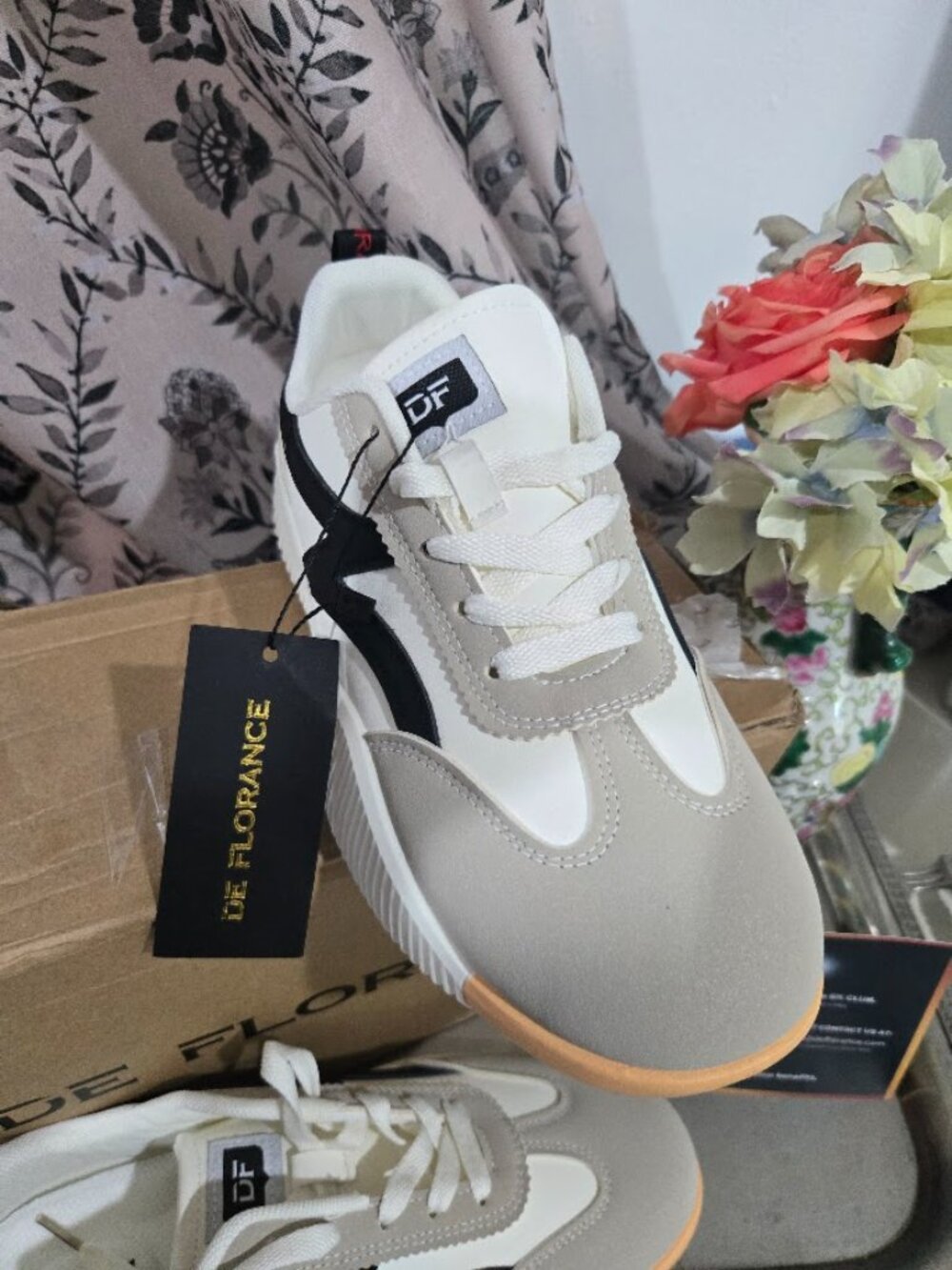 NWT De Florance Platform Sneakers White/Black/Grey Women's Size 9 - Picture 2 of 8
